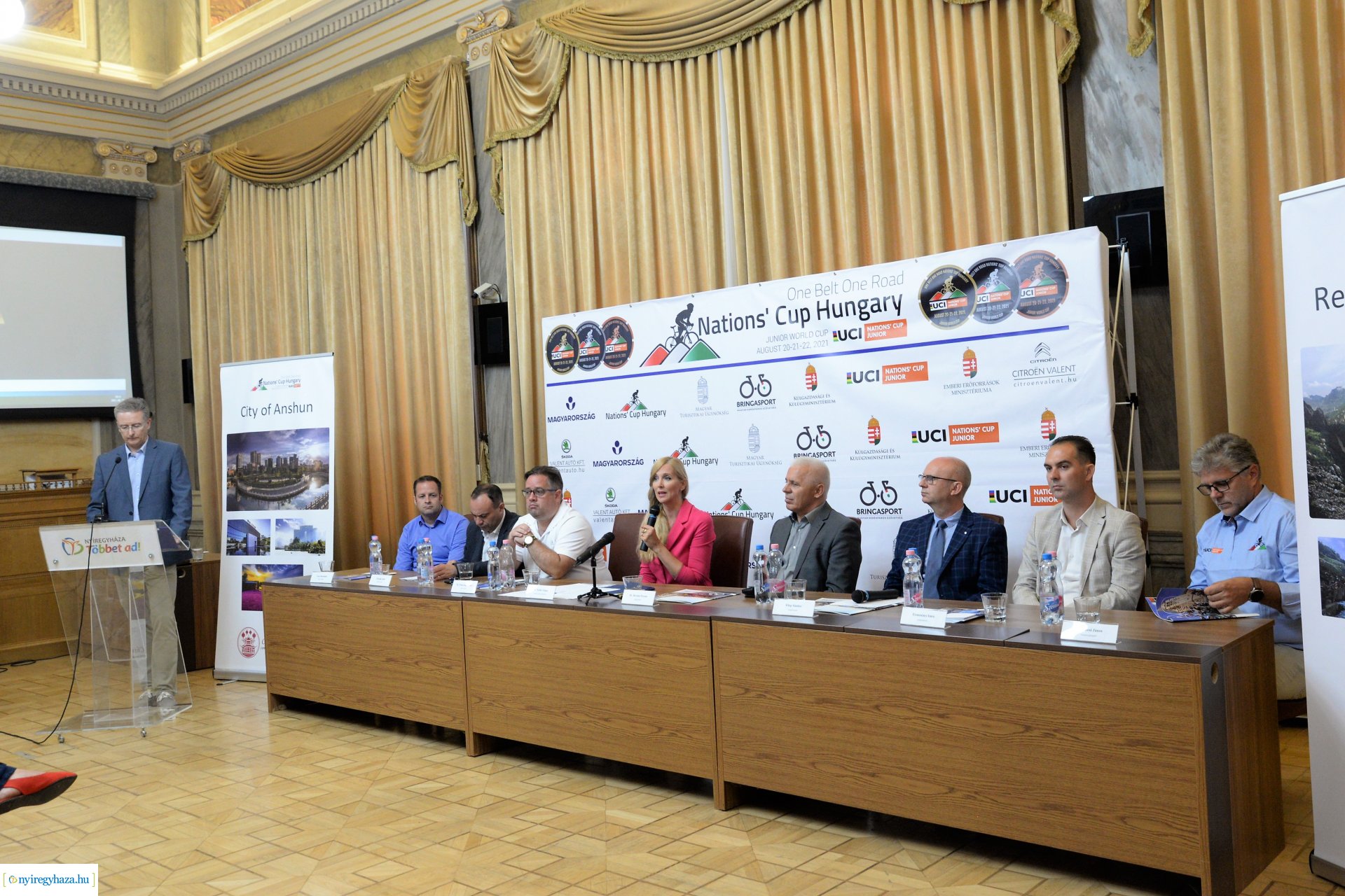 Ifjúsági Világkupa kerékpárverseny sajtótájékoztatója