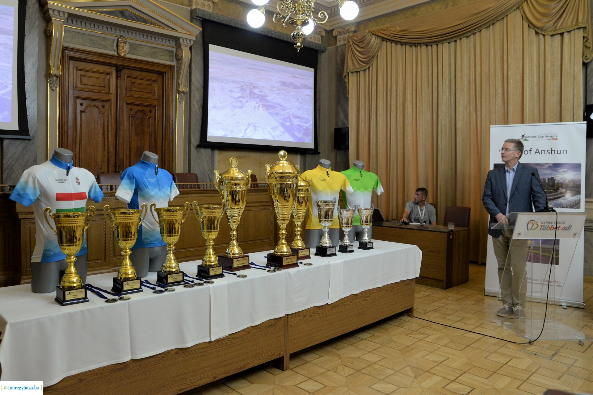 Ifjúsági Világkupa kerékpárverseny sajtótájékoztatója