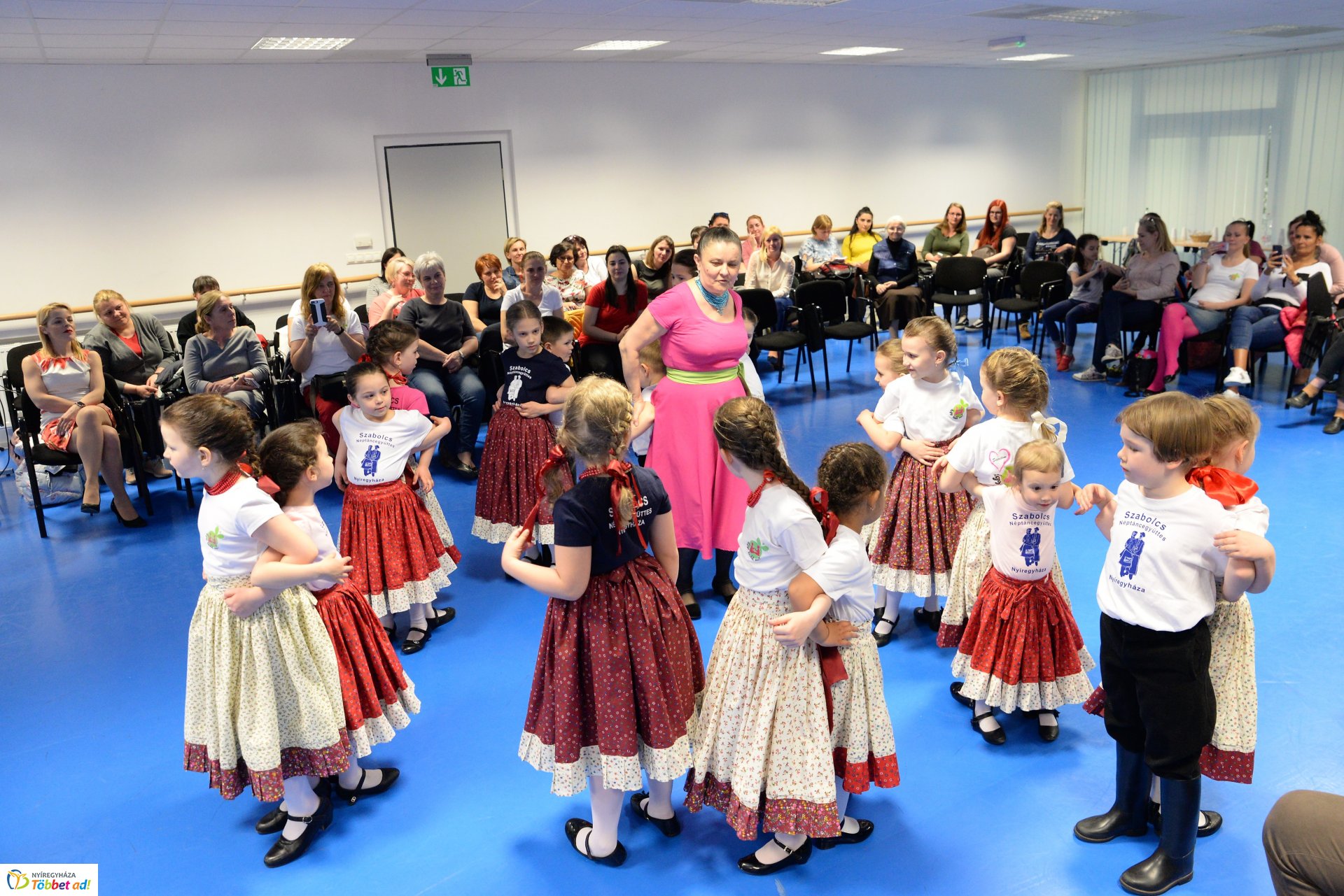 Így tedd rá! kötetbemutató és táncház