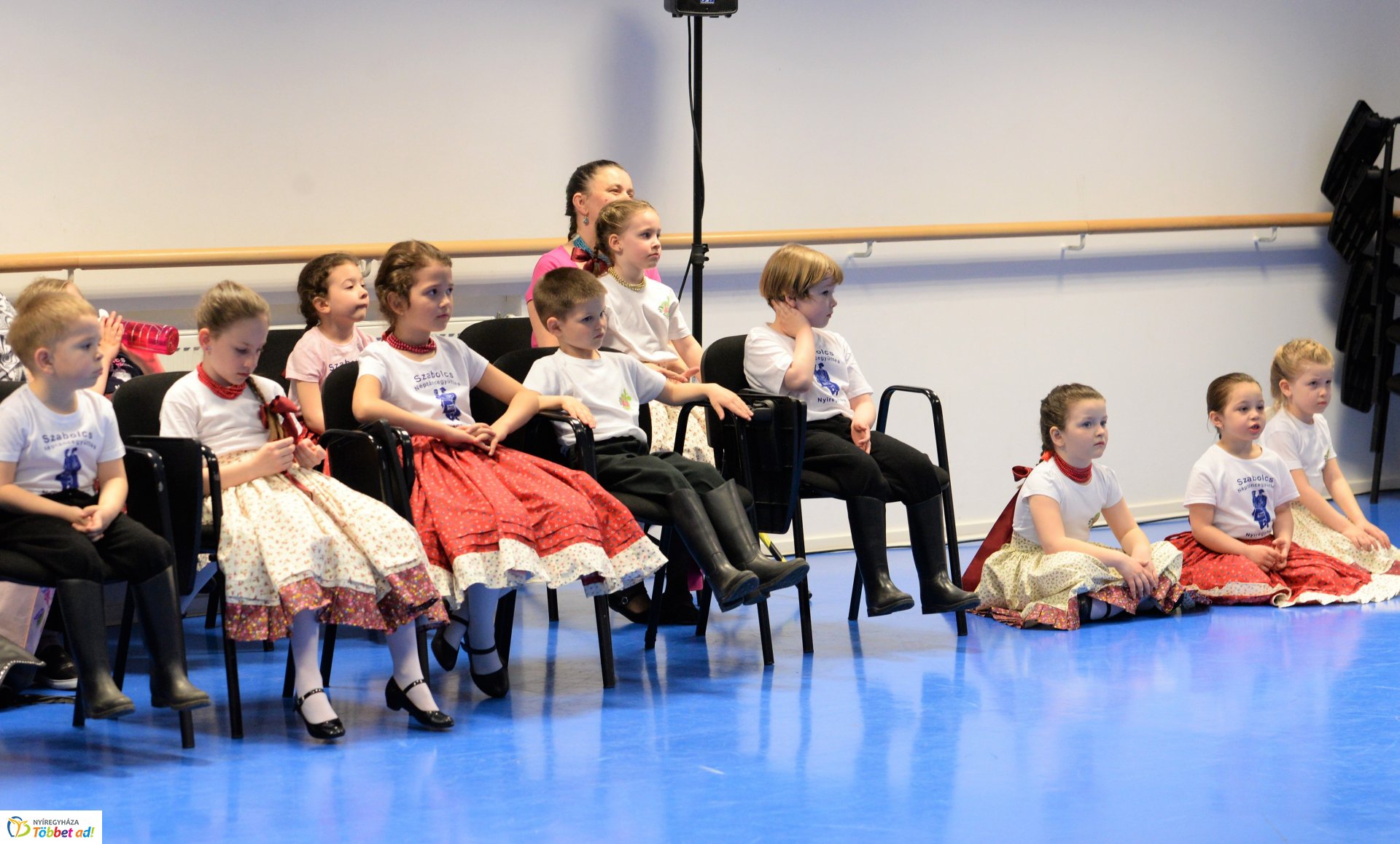 Így tedd rá! kötetbemutató és táncház