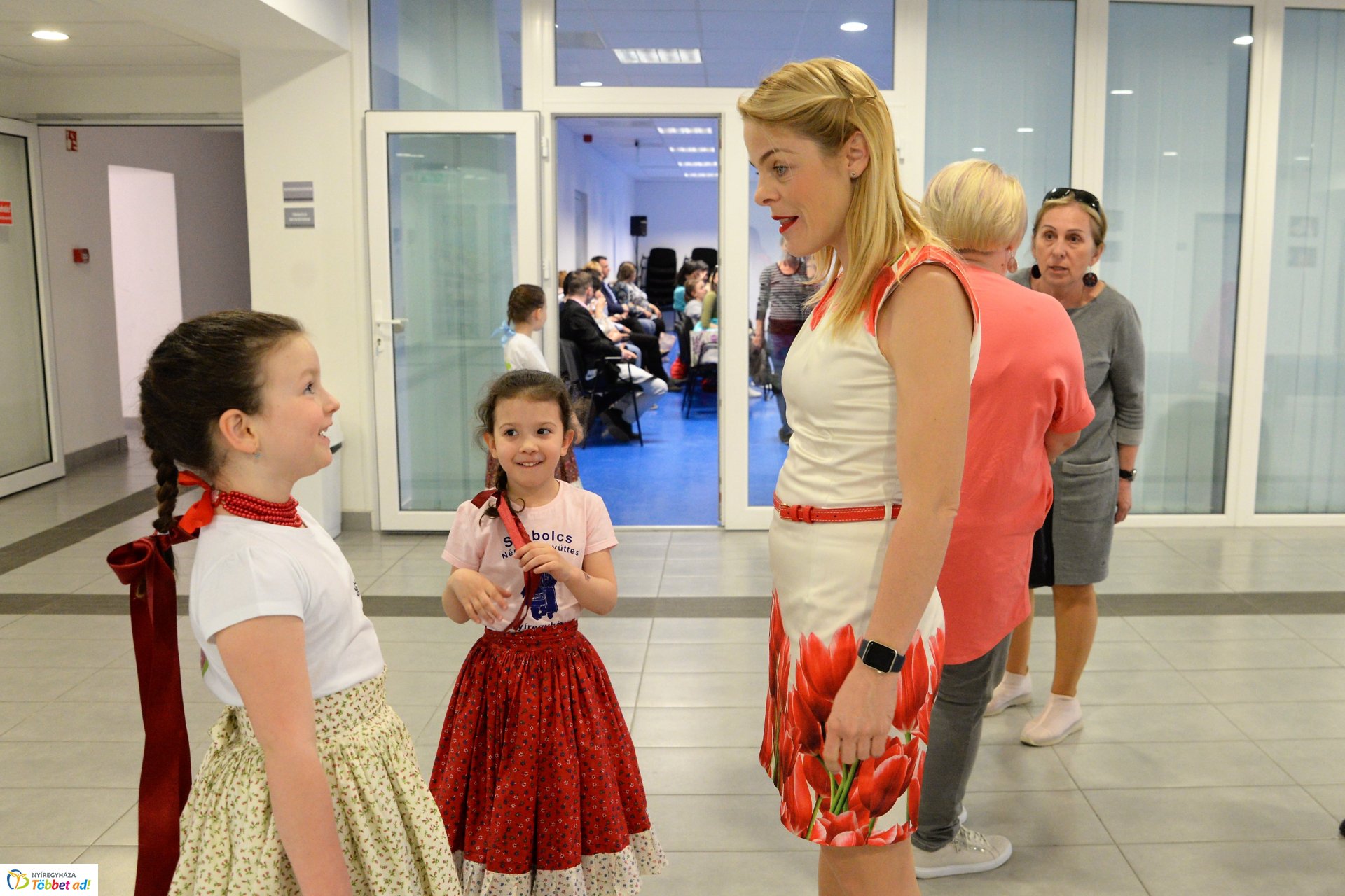 Így tedd rá! kötetbemutató és táncház