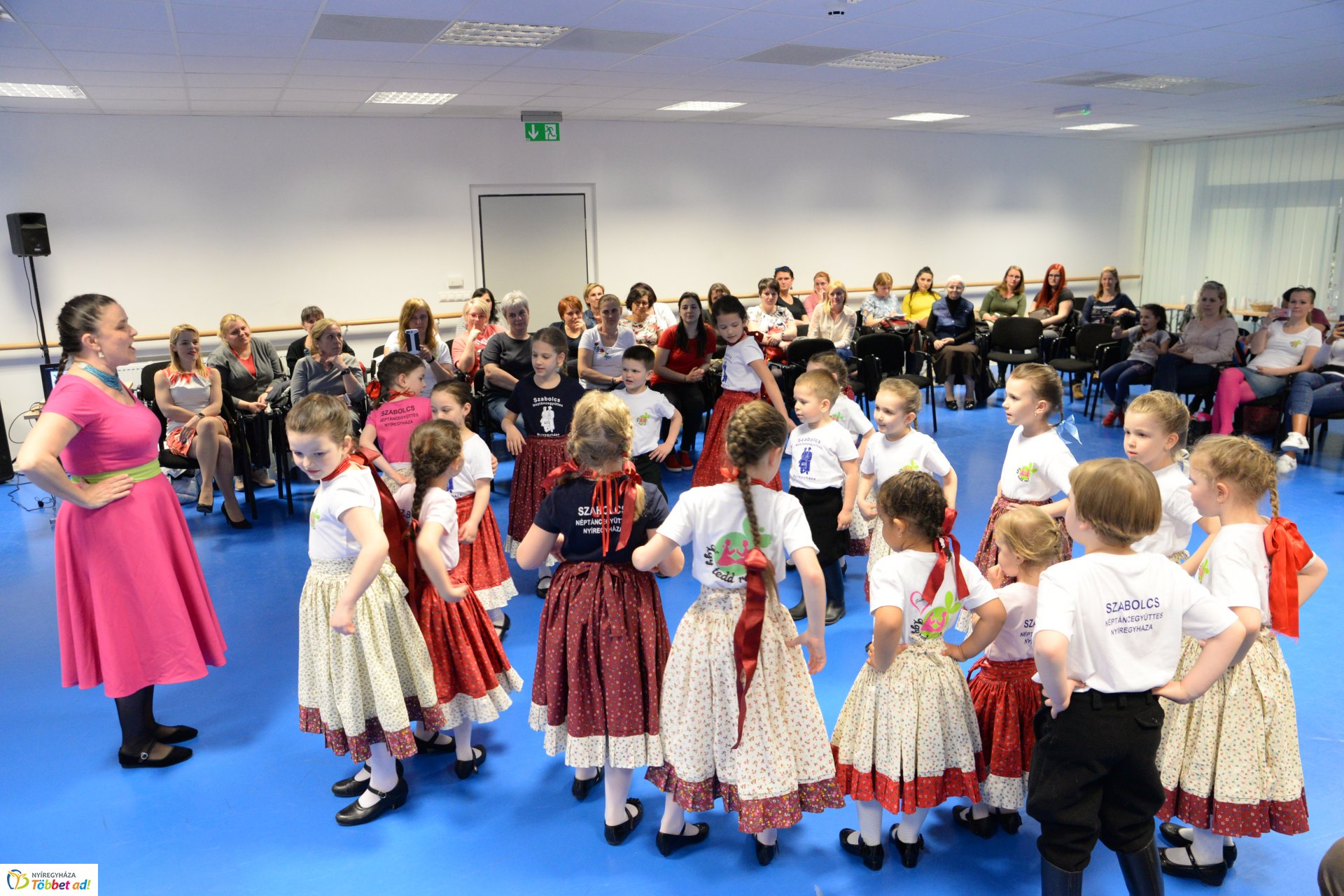 Így tedd rá! kötetbemutató és táncház