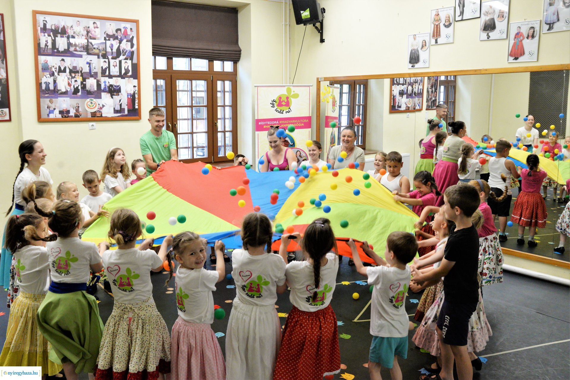 "Így tedd rá!" néptánc hét a Kölyökvárban