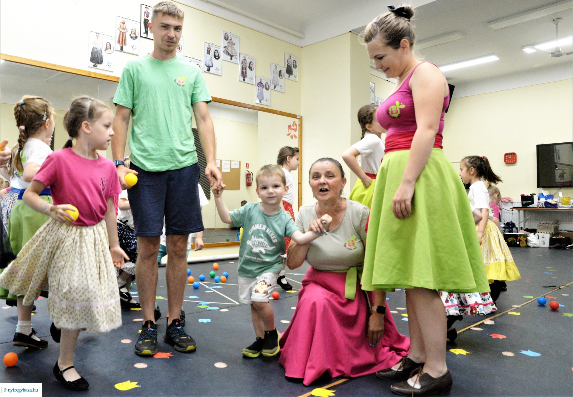"Így tedd rá!" néptánc hét a Kölyökvárban