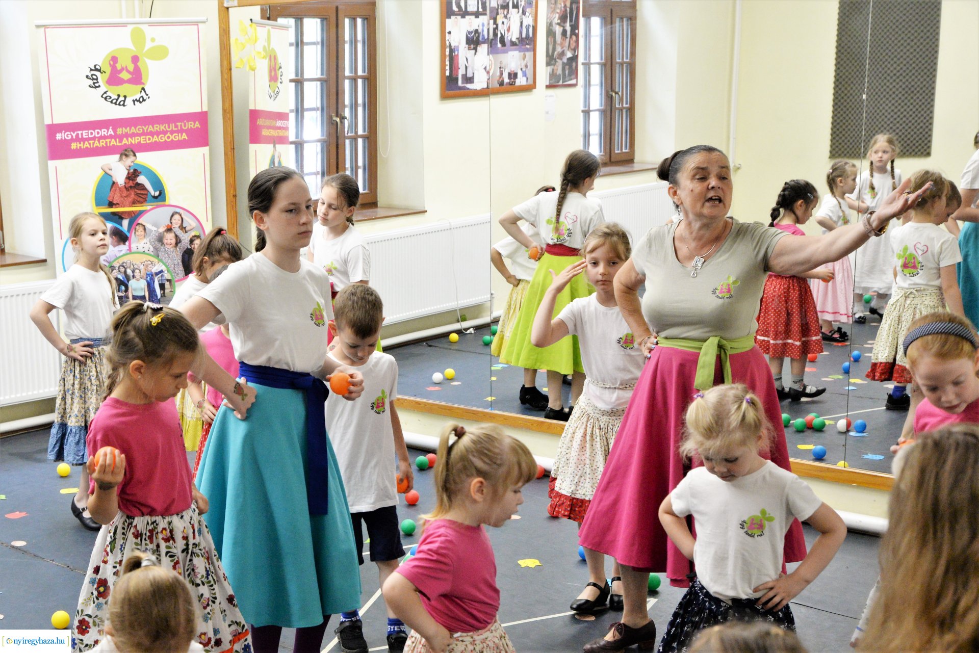 "Így tedd rá!" néptánc hét a Kölyökvárban