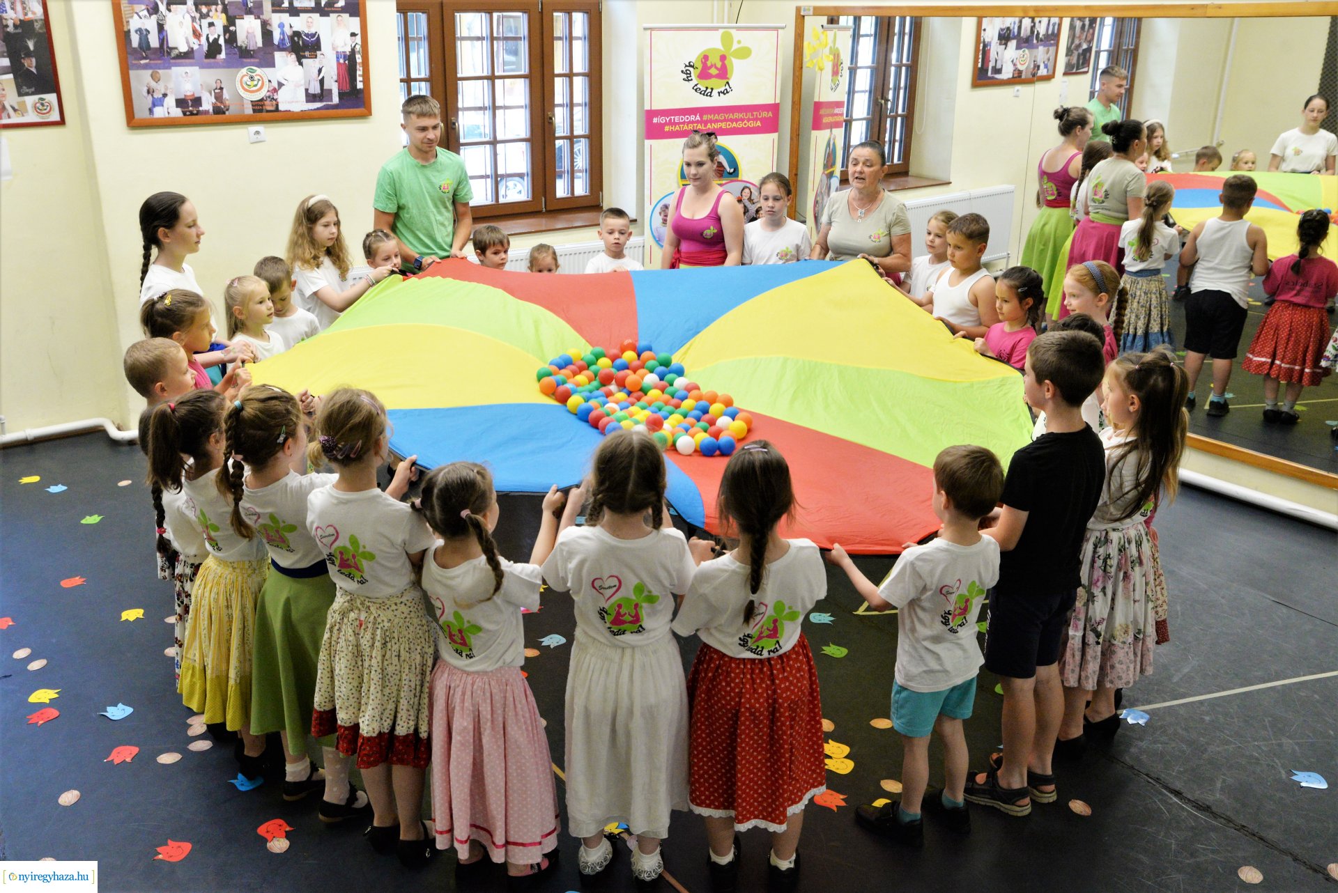 "Így tedd rá!" néptánc hét a Kölyökvárban