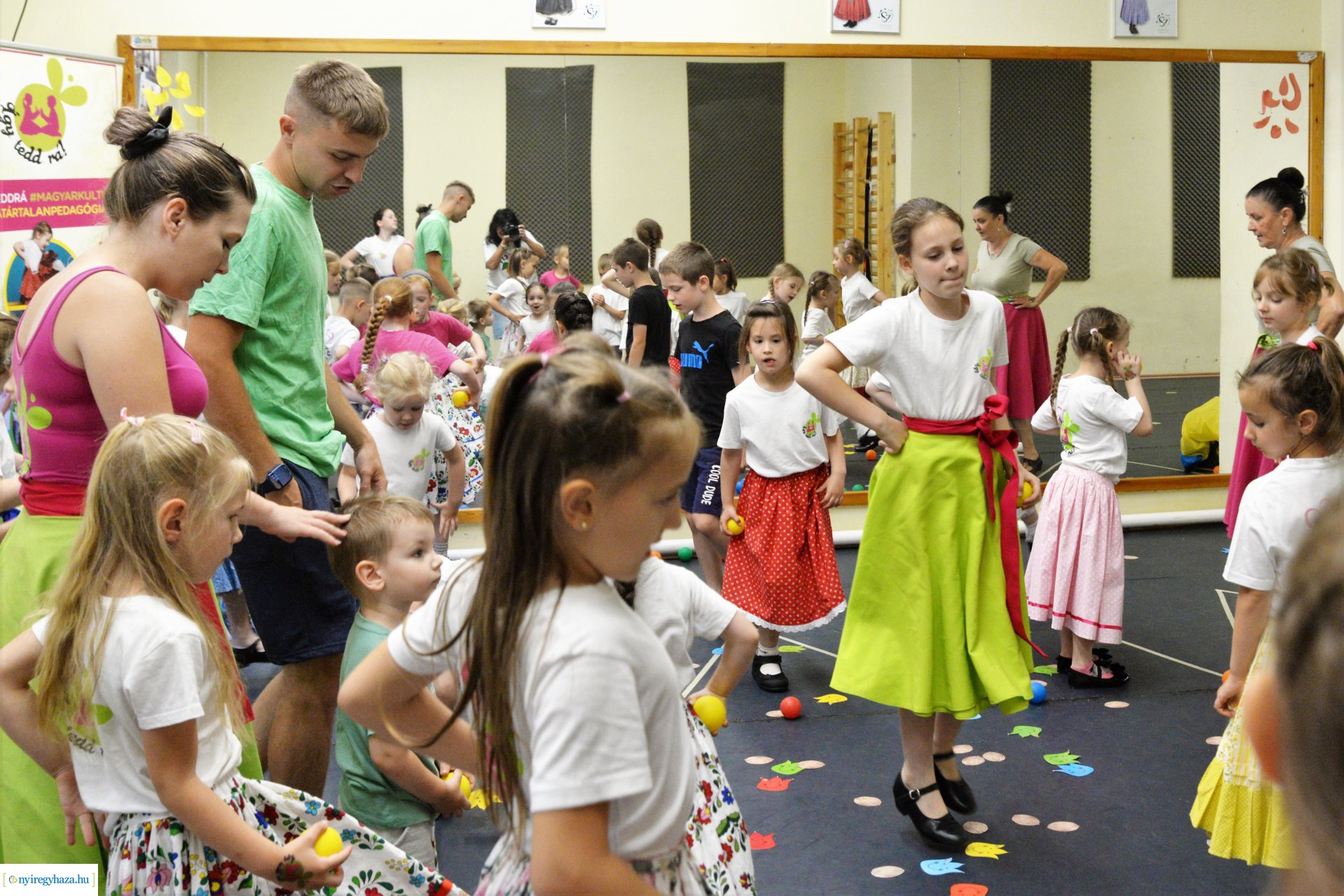 "Így tedd rá!" néptánc hét a Kölyökvárban