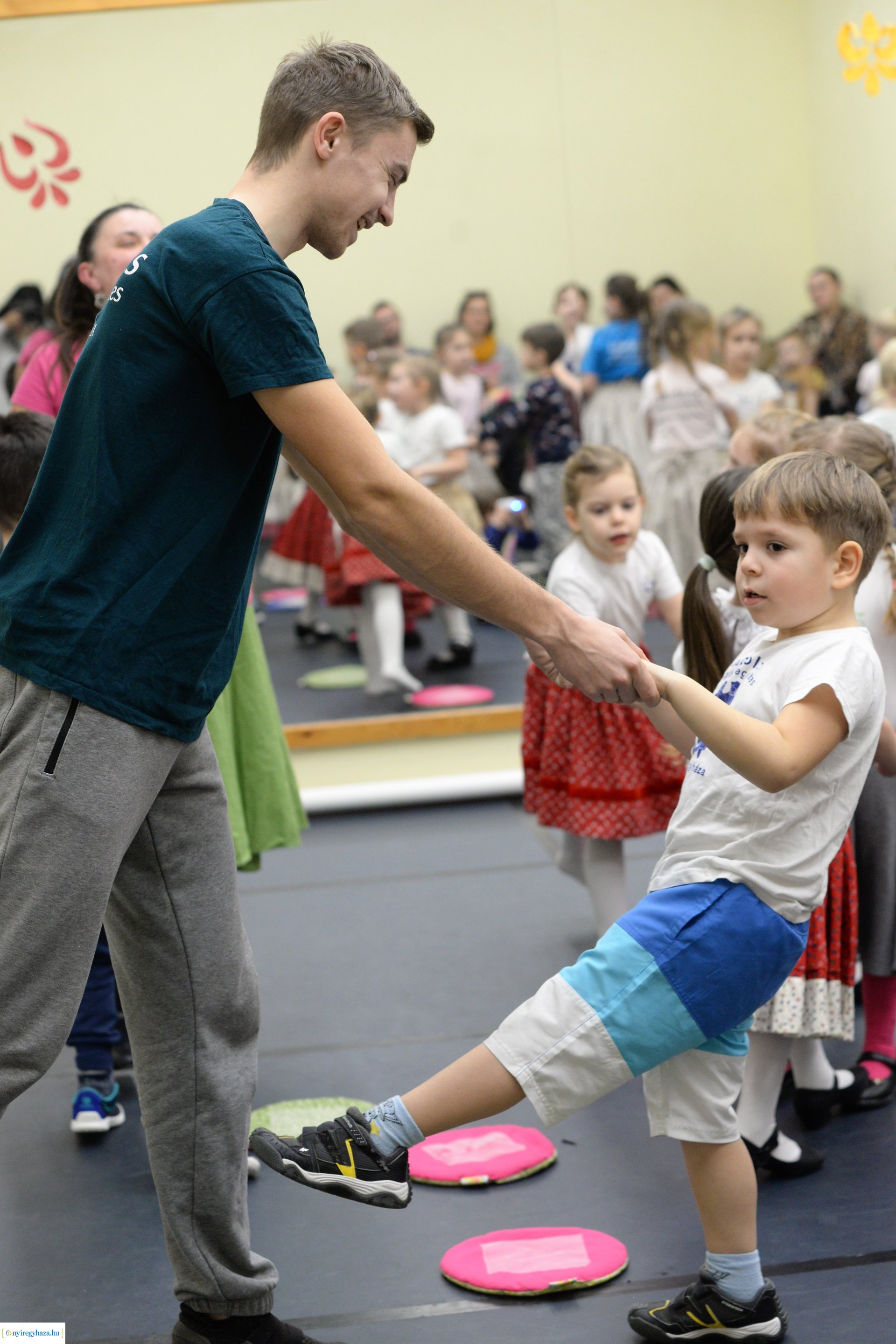 "Így Tedd Rá!" táncház - jótékonysági foglalkozás