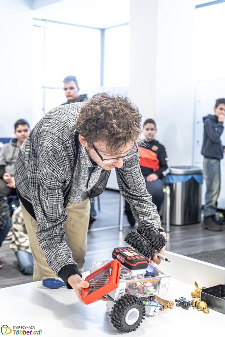 II. DKC ADVANCED robot verseny a Nyíregyházi Digitális Tudásközpontban