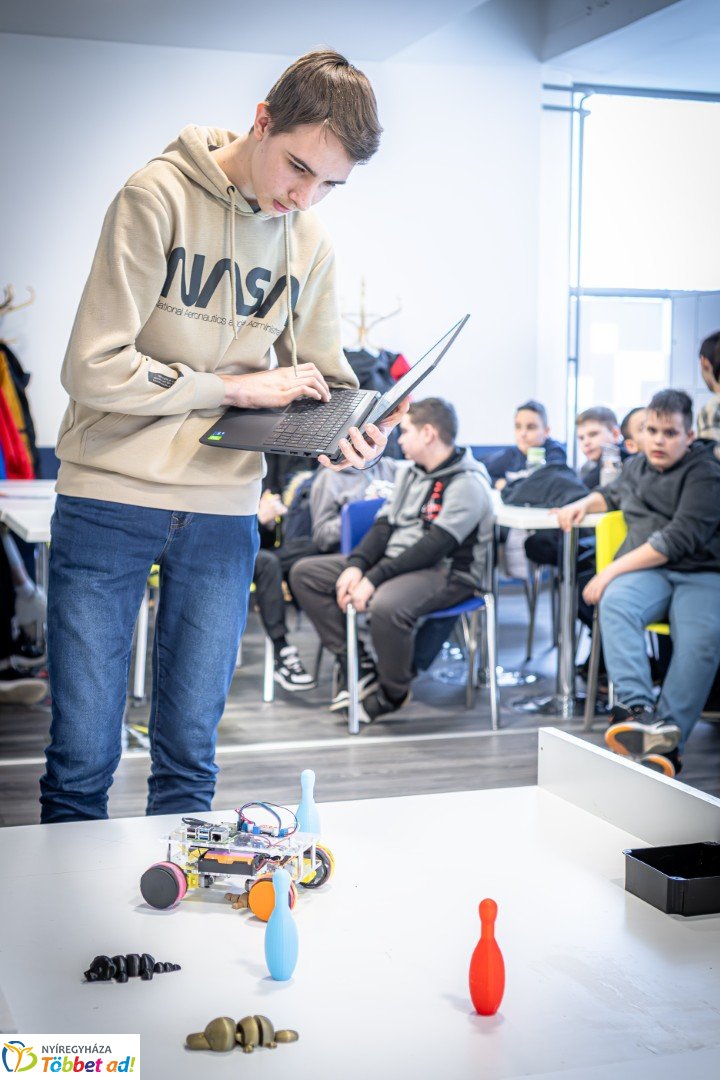 II. DKC ADVANCED robot verseny a Nyíregyházi Digitális Tudásközpontban