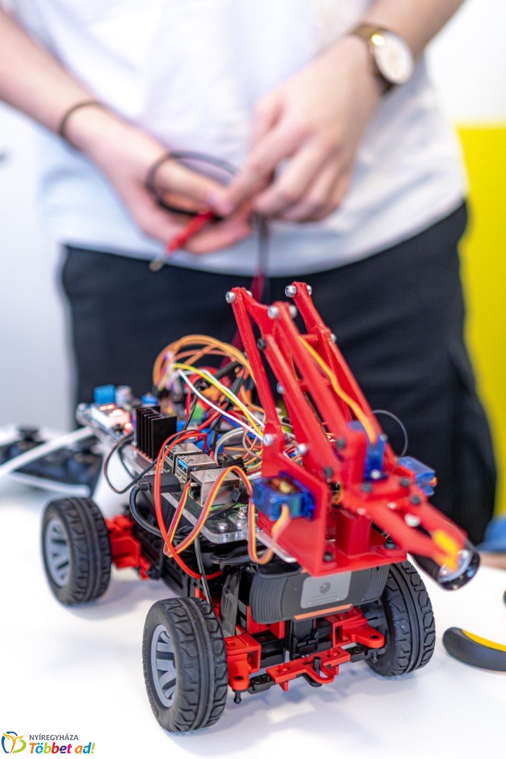 II. DKC ADVANCED robot verseny a Nyíregyházi Digitális Tudásközpontban