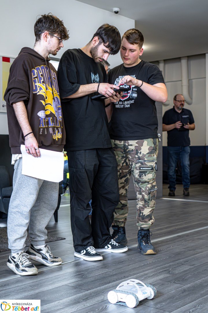 II. DKC ADVANCED robot verseny a Nyíregyházi Digitális Tudásközpontban
