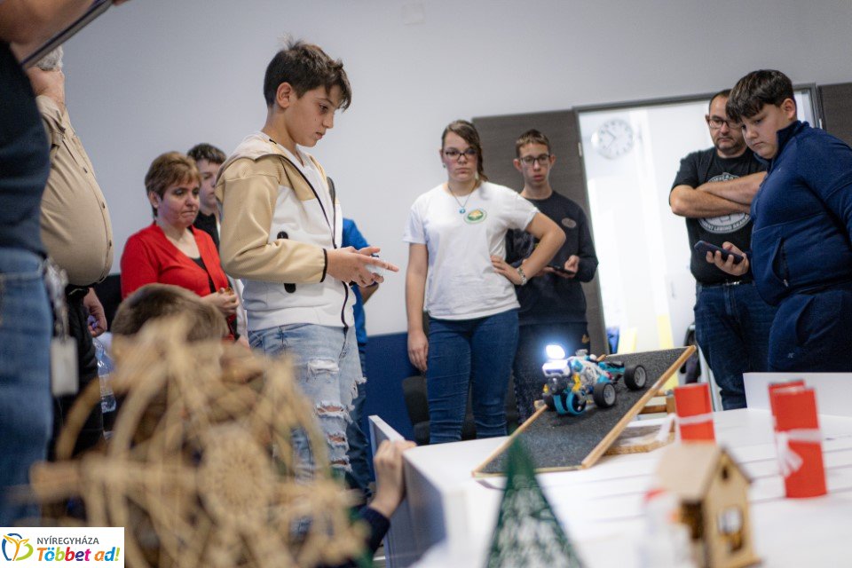 III. DKC Robotika verseny a Nyíregyházi Digitális Tudásközpontban
