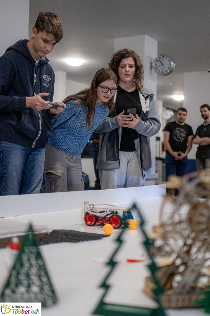 III. DKC Robotika verseny a Nyíregyházi Digitális Tudásközpontban