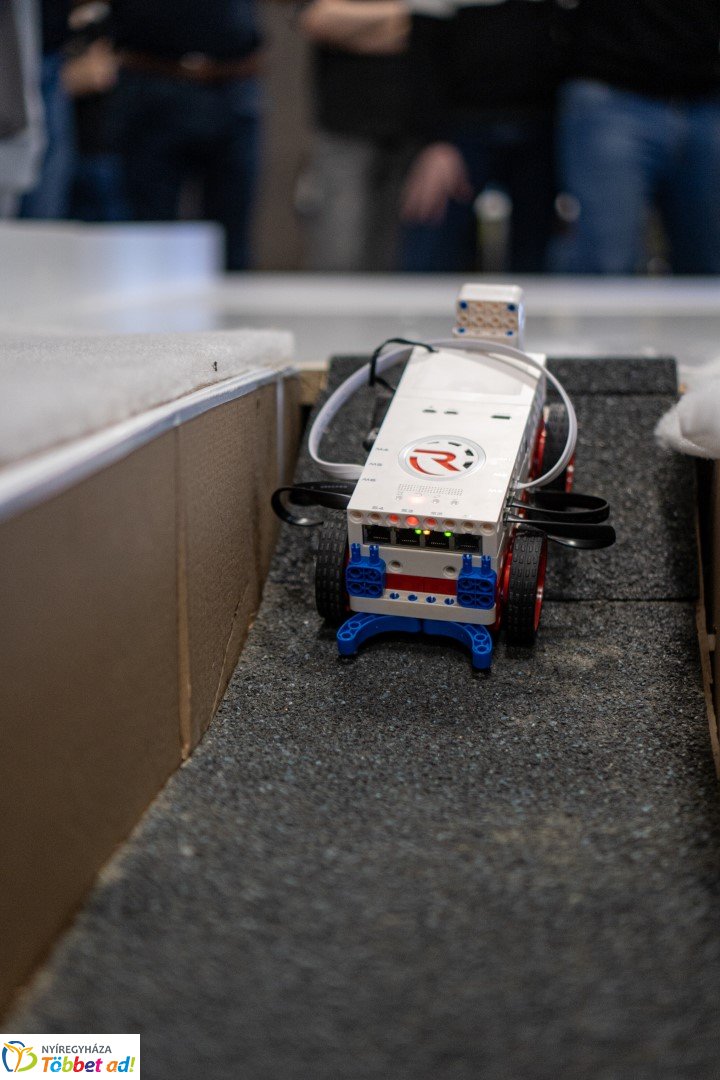 III. DKC Robotika verseny a Nyíregyházi Digitális Tudásközpontban