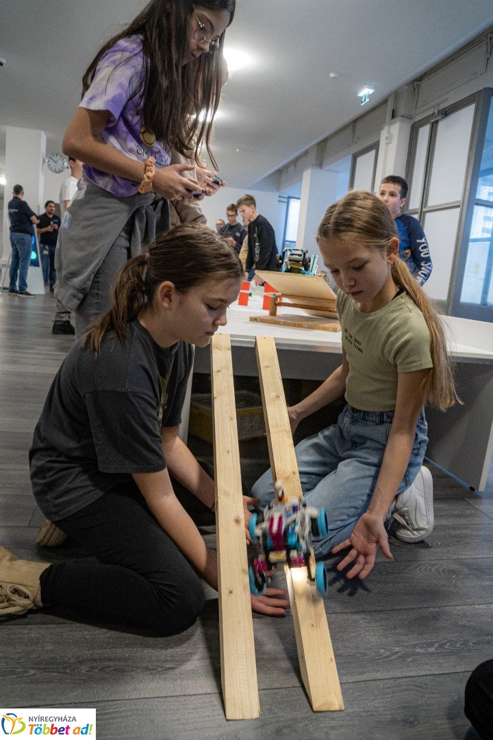III. DKC Robotika verseny a Nyíregyházi Digitális Tudásközpontban