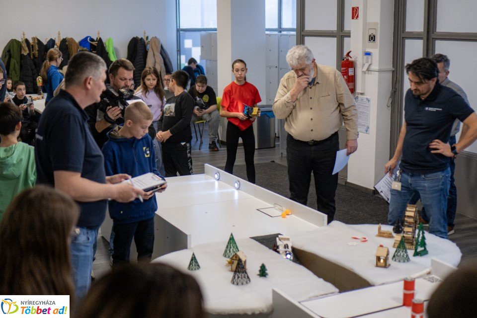 III. DKC Robotika verseny a Nyíregyházi Digitális Tudásközpontban