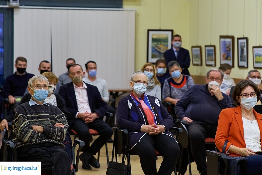 Ilyés Gábor kötetbemutatója a könyvtárban