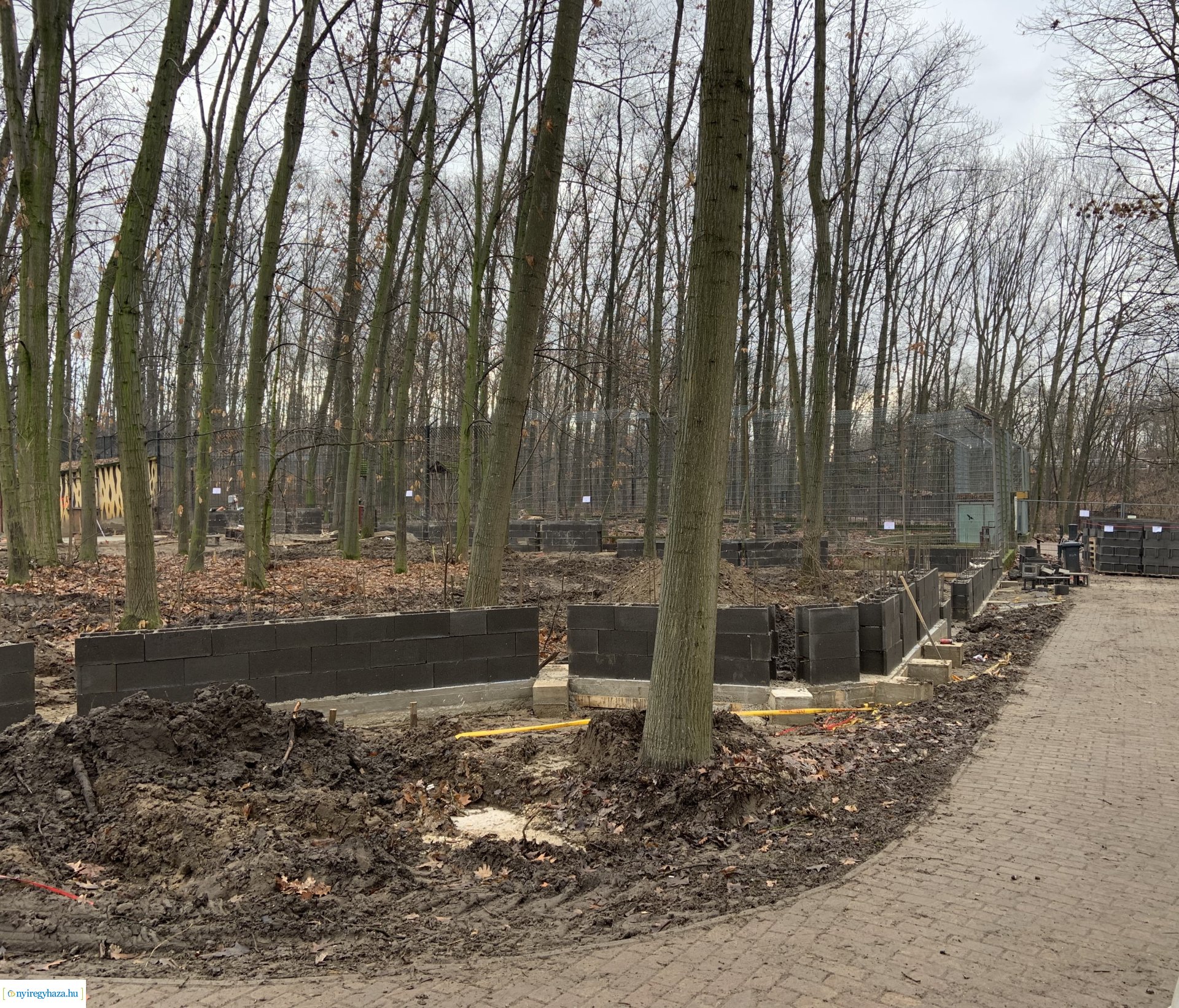 Indiai nagymacska kifutó építése