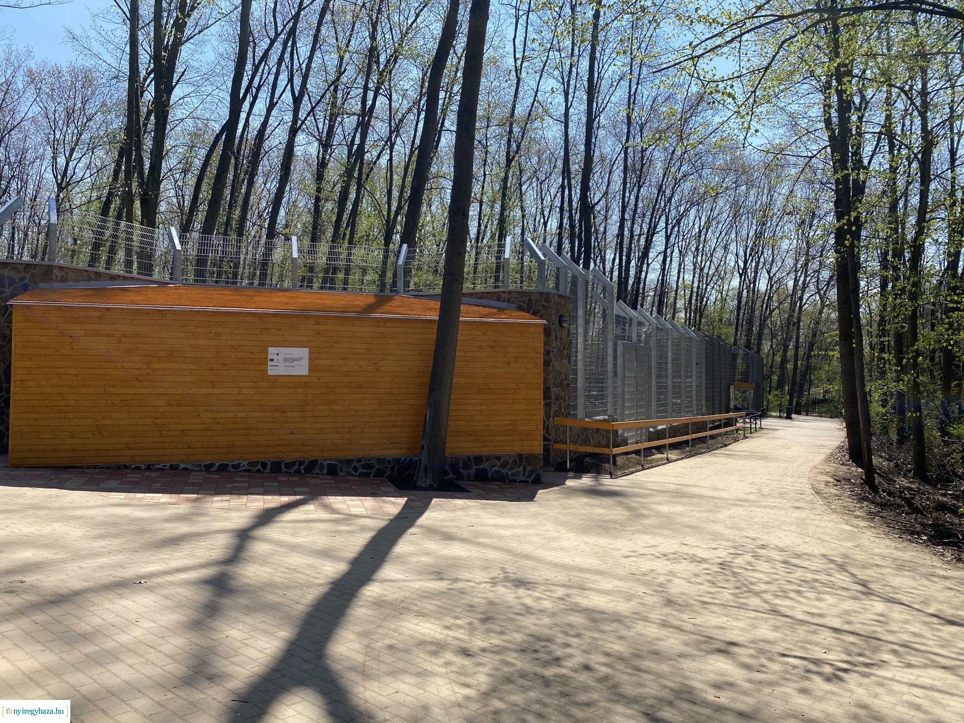 Indiai nagymacska kifutó építése