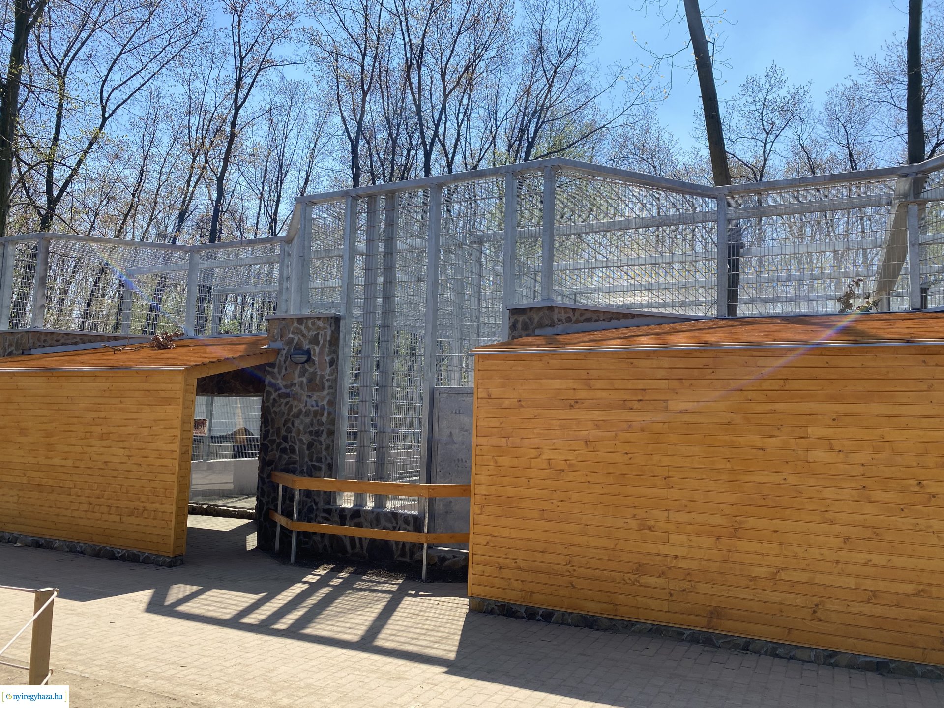 Indiai nagymacska kifutó építése