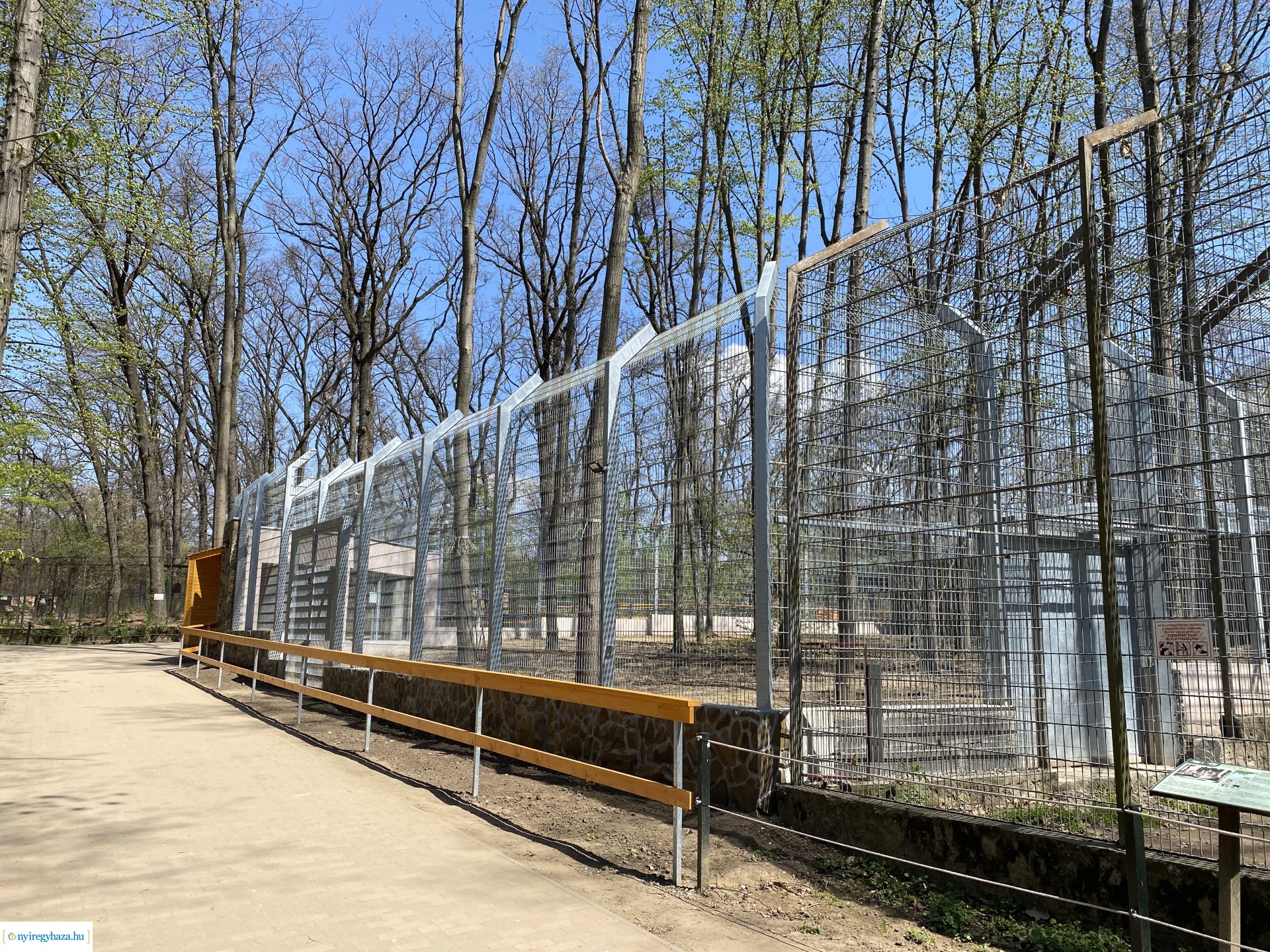 Indiai nagymacska kifutó építése