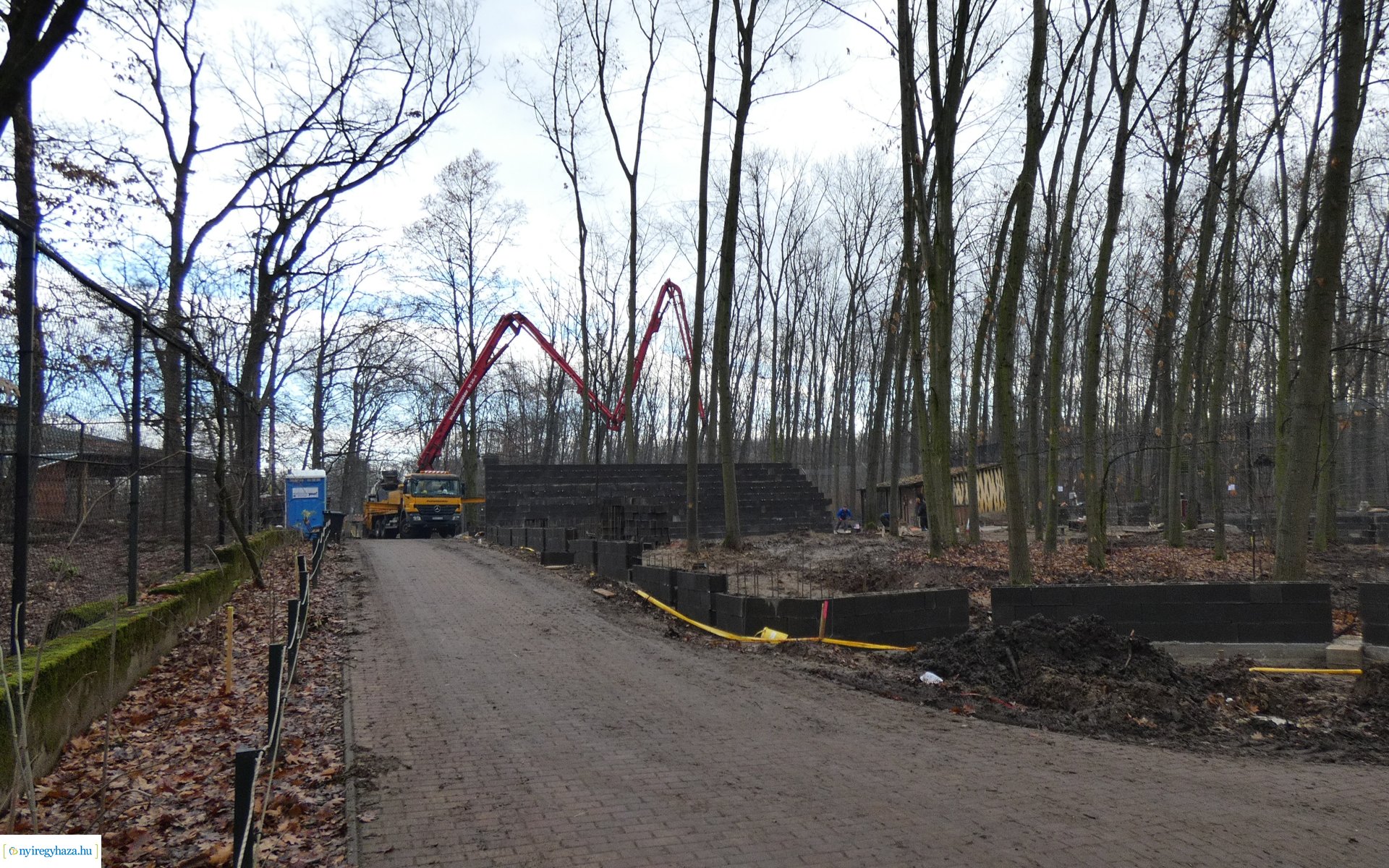 Indiai nagymacska kifutó építése