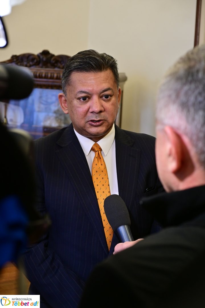 Indiai nagyövet látogatása a Városházán 2026