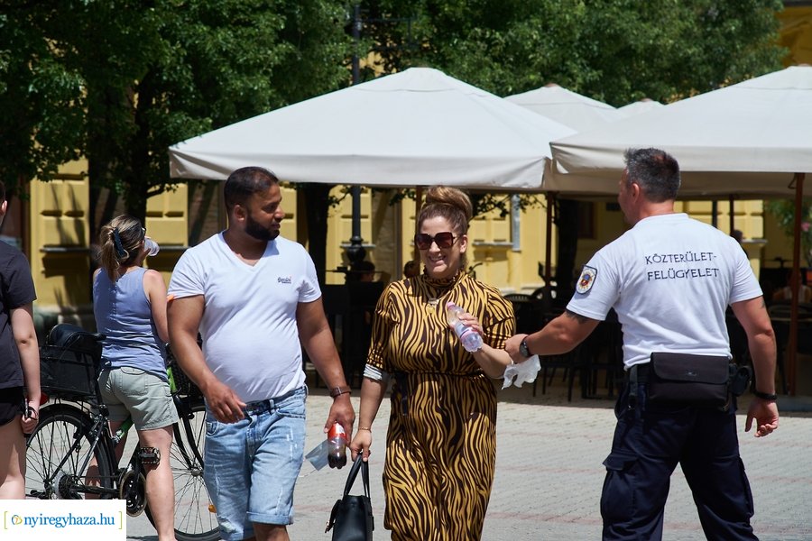 Ingyenes ásványvíz osztás 20210623