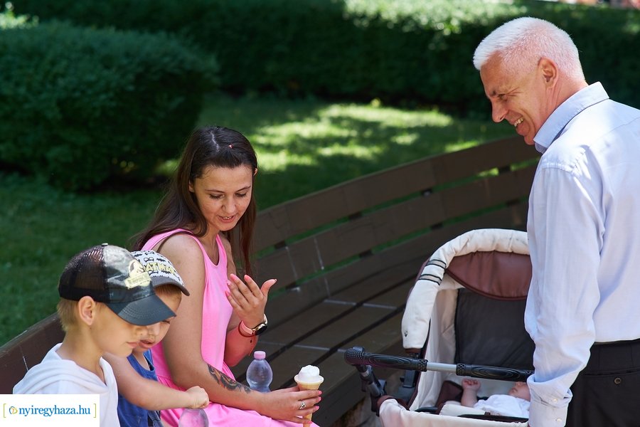 Ingyenes ásványvíz osztás 20210623