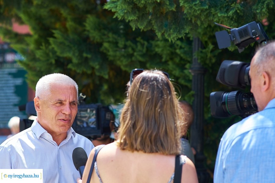 Ingyenes ásványvíz osztás 20210623