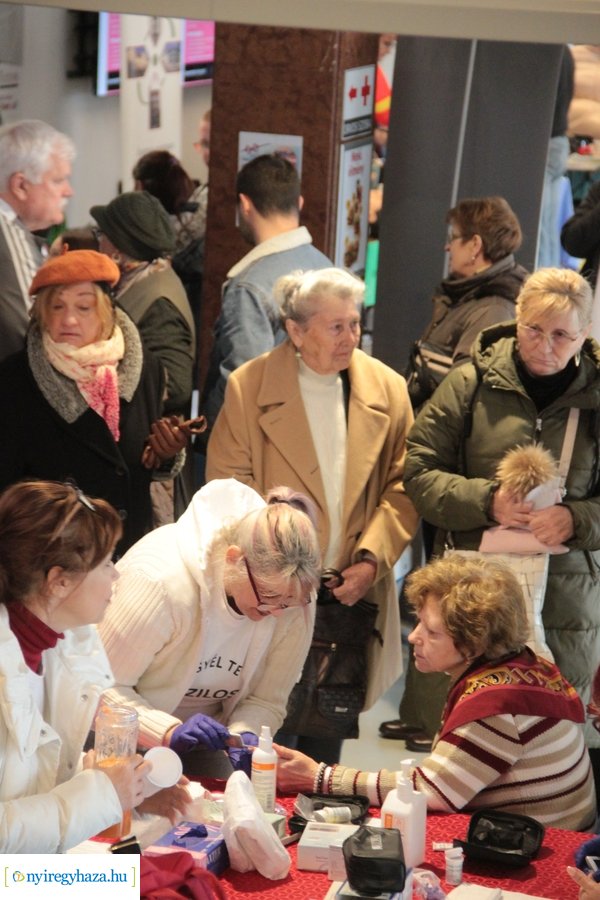 Ingyenes szűrések az Arénában 20230404