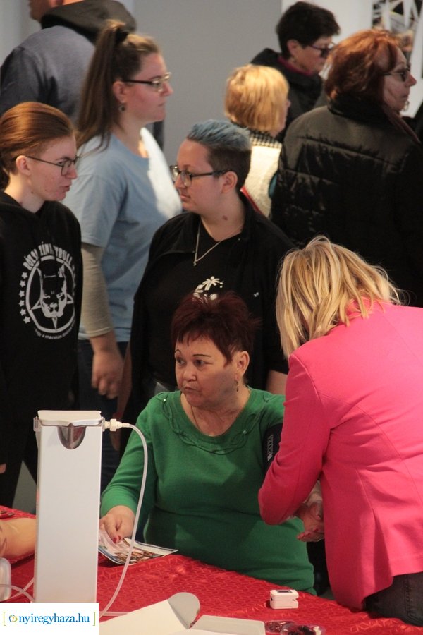 Ingyenes szűrések az Arénában 20230404