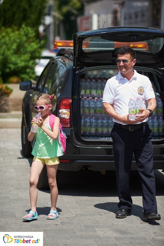 Ingyenes vízosztás 20190614