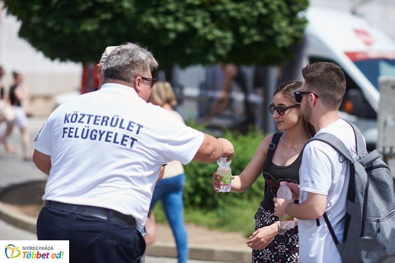 Ingyenes vízosztás 20190614