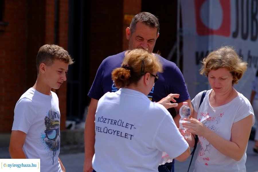 Ingyenes vízosztás 20230718