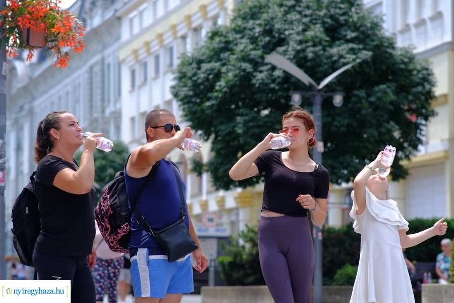 Ingyenes vízosztás 20230718