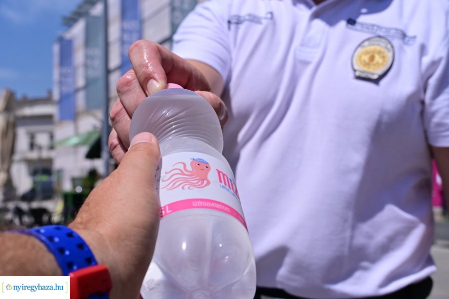 Ingyenes vízosztás 20240711