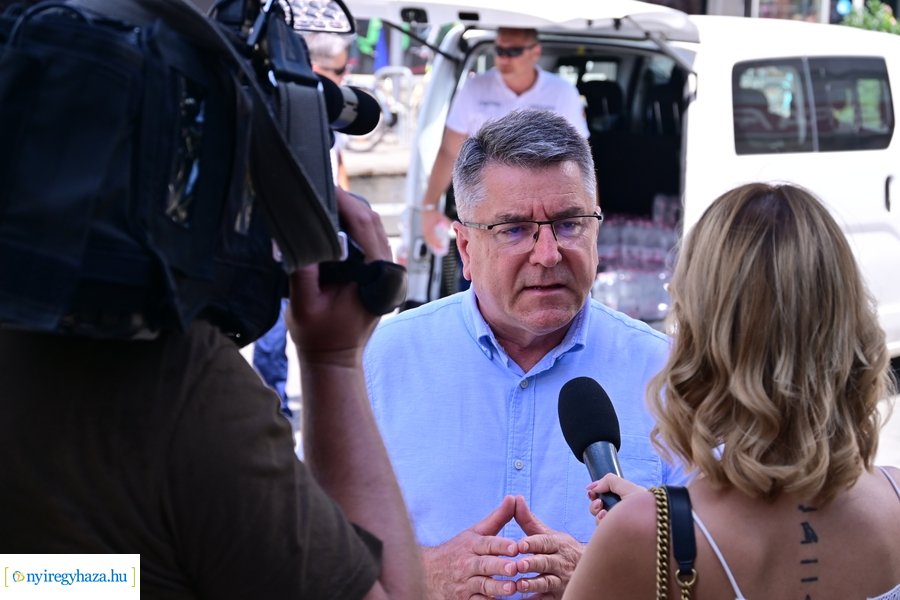 Ingyenes vízosztás 20240711