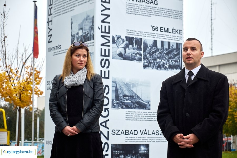 Installáció a Szabadság téren