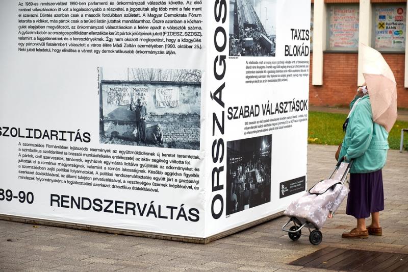 Installáció a Szabadság téren