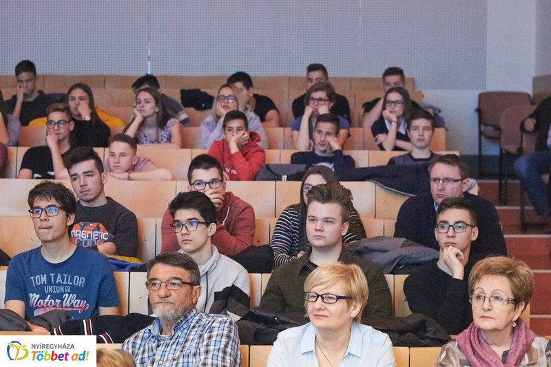 Internet Fiesta a könyvtárban