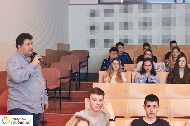 Internet Fiesta a könyvtárban