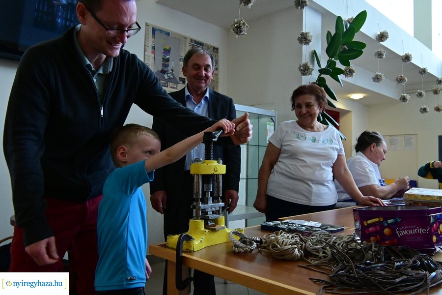 Iparművészek a könyvtárban 20240406