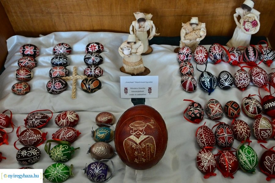 Iparművészek a könyvtárban 20240406