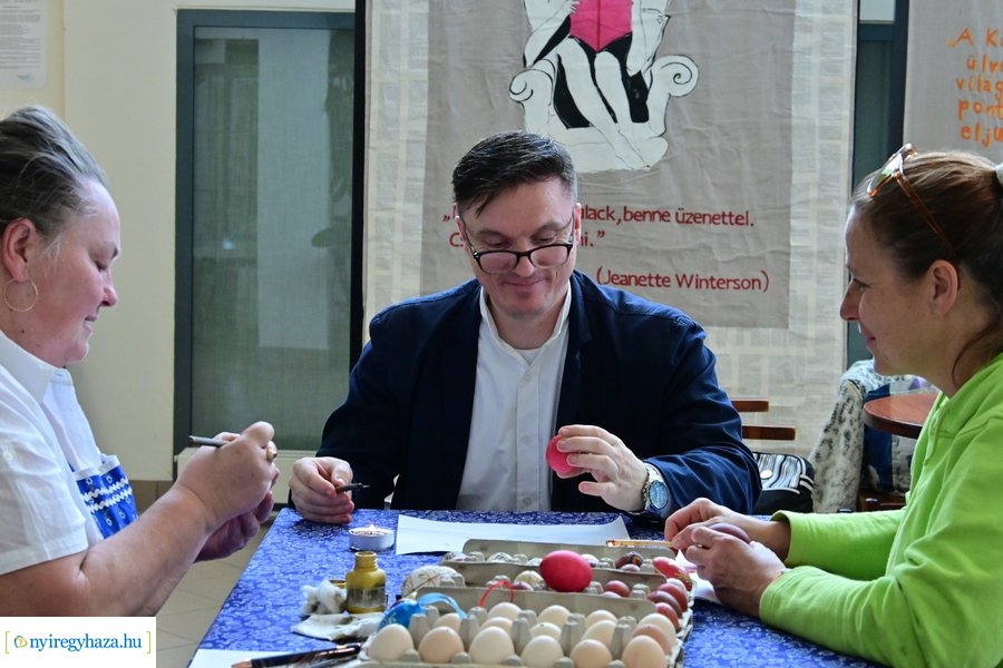 Iparművészek a könyvtárban 20240406