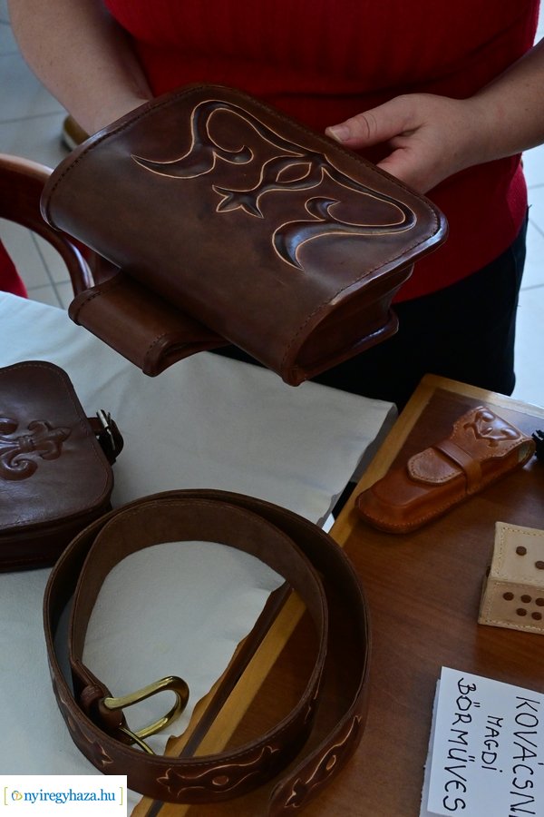 Iparművészek a könyvtárban 20240406