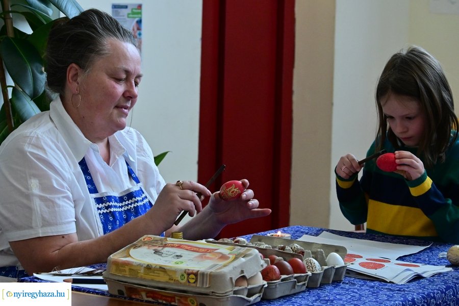 Iparművészek a könyvtárban 20240406