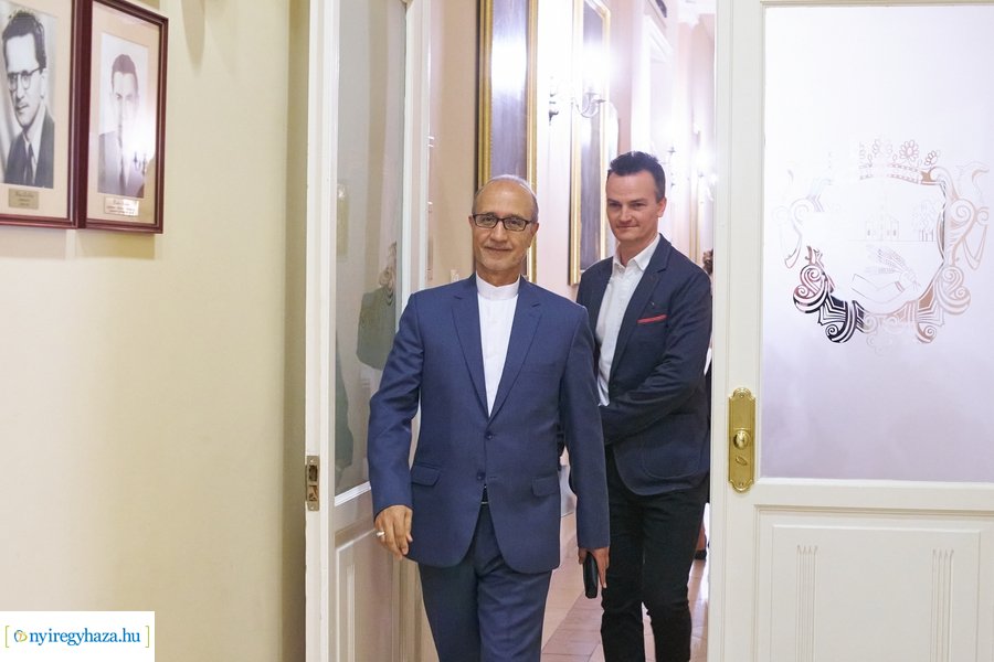 Iráni nagykövet a Városházán