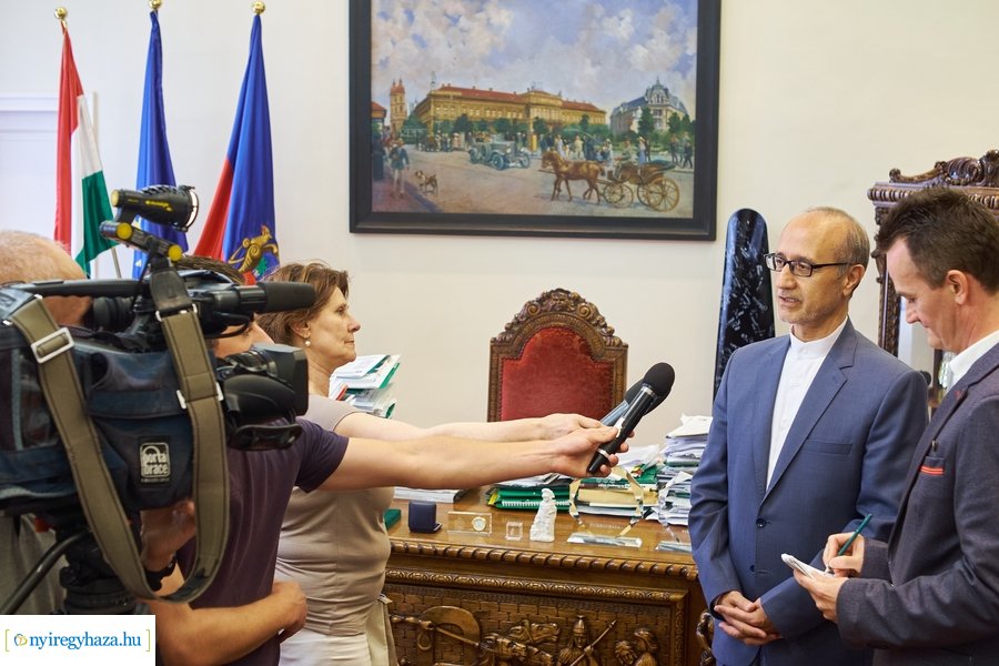 Iráni nagykövet a Városházán